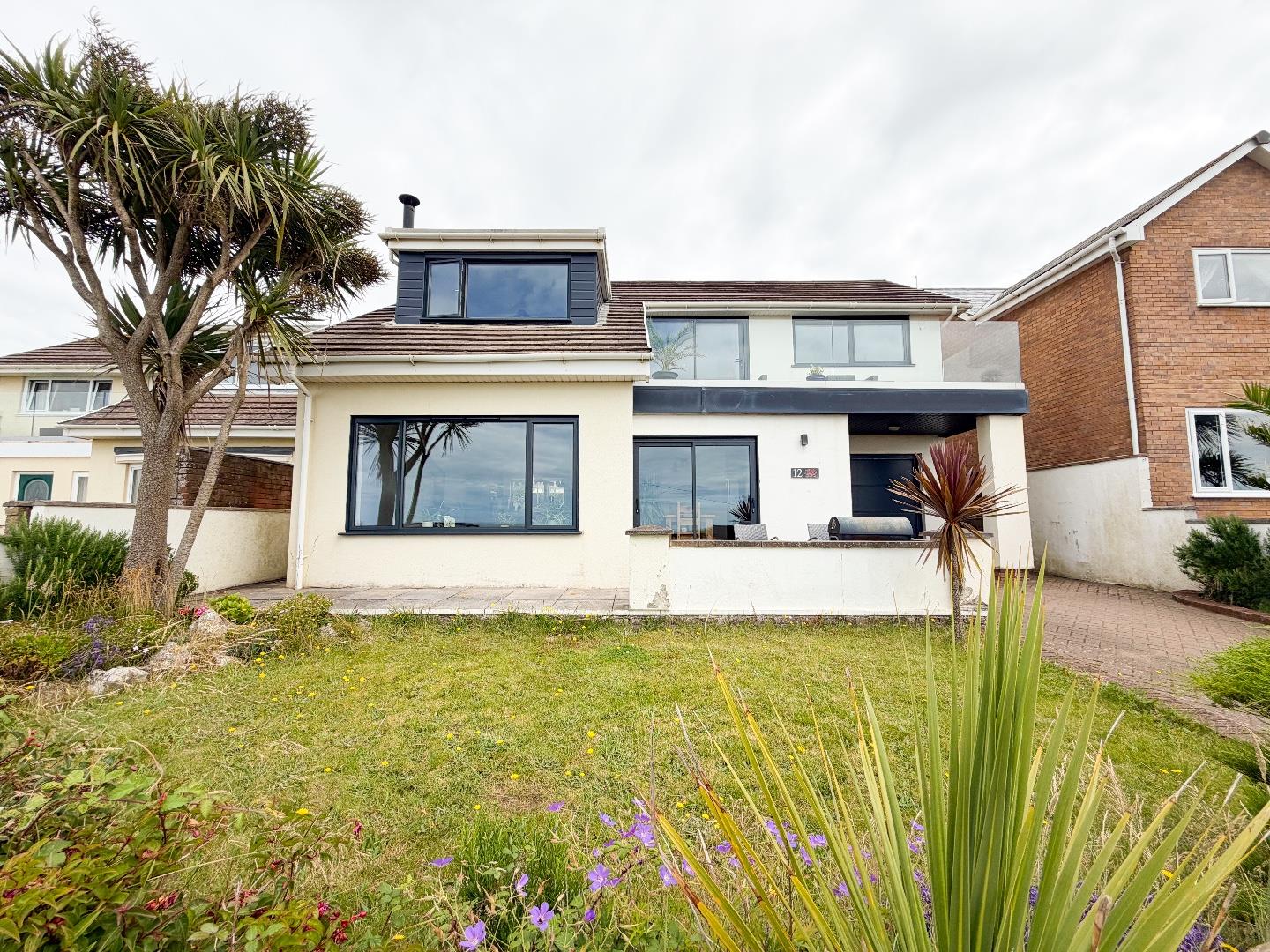Seaview Drive, Ogmore-By-Sea, Vale of Glamorgan, CF32 0PB